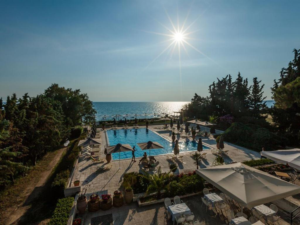 Kassandra Mare Hotel Nea Poteidaia Buitenkant foto