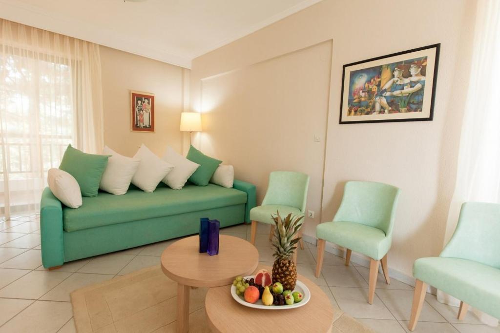 Kassandra Mare Hotel Nea Poteidaia Buitenkant foto